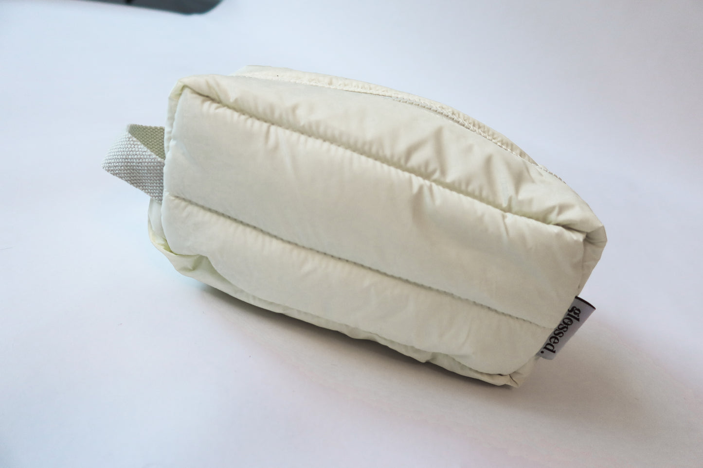 cosmetic puffer bag