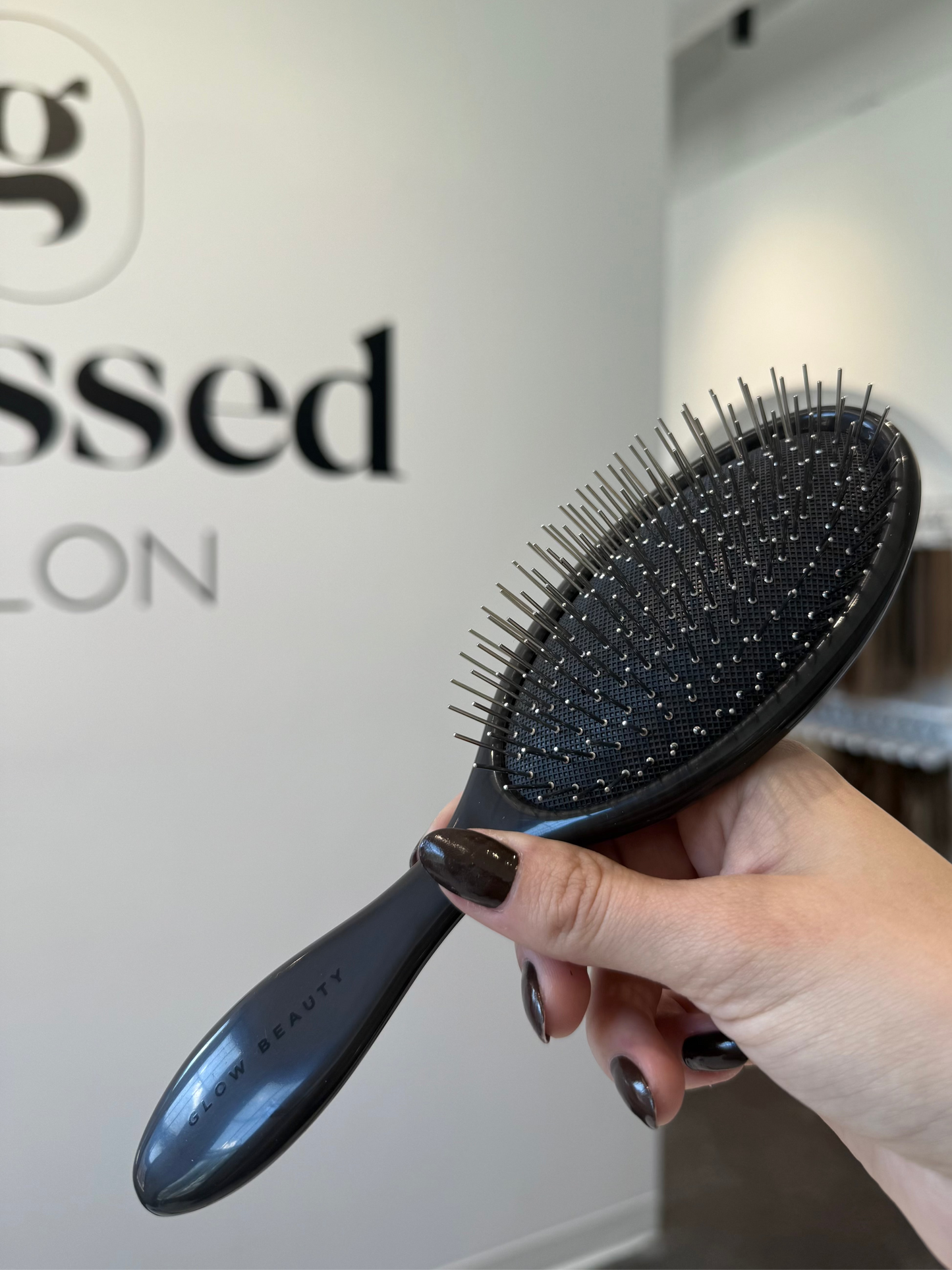 glow beauty brush